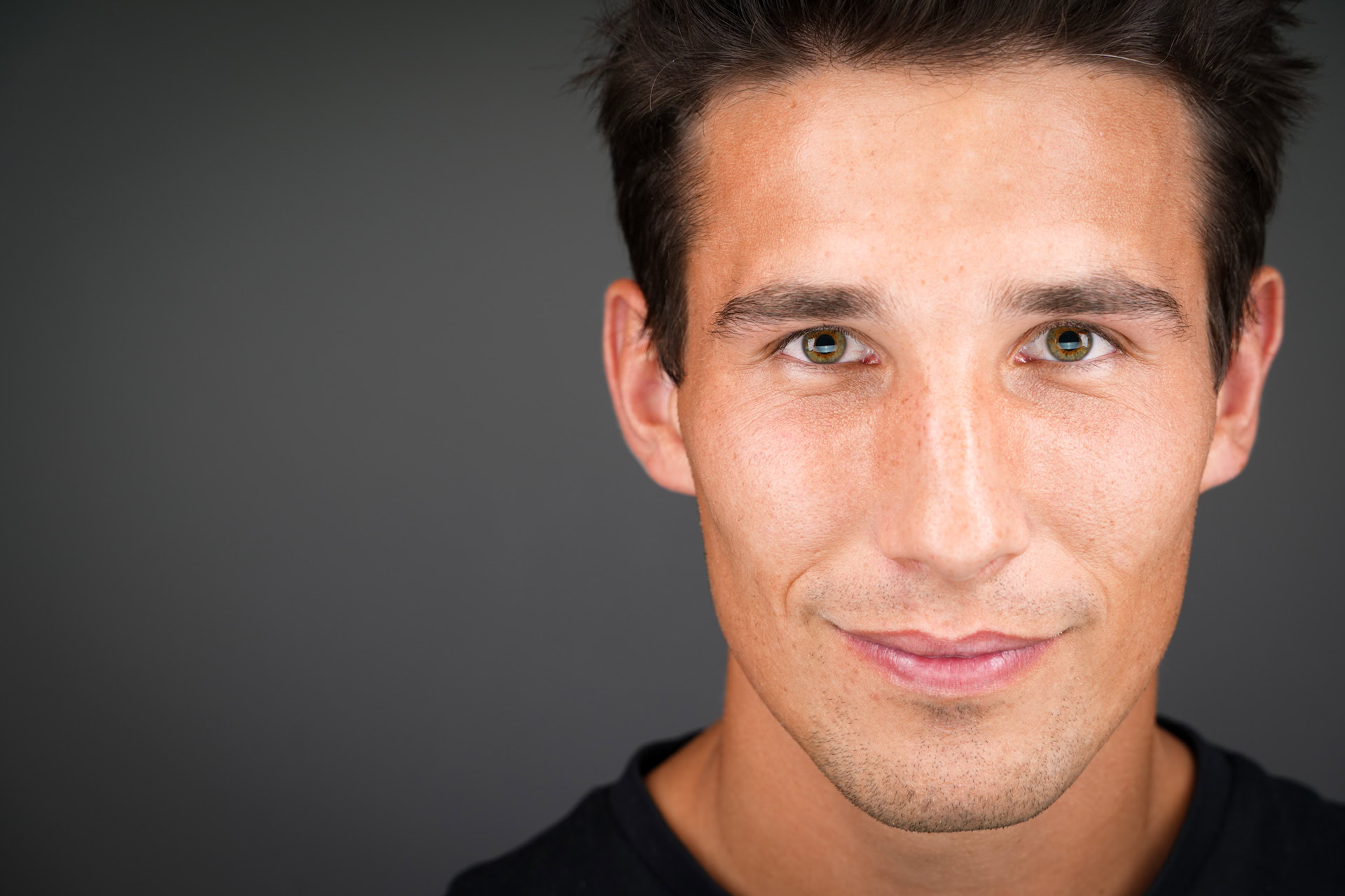 , Comment prendre une photo de profil réussie ? 8 astuces clés, Gabriel GORGI, Gabriel GORGI