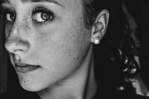 Comment réussir une photo de portrait en noir et blanc