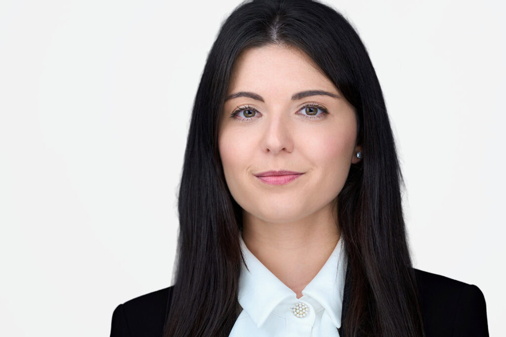 Portrait de femme d’affaires à Paris 8ème – Image de marque et leadership.